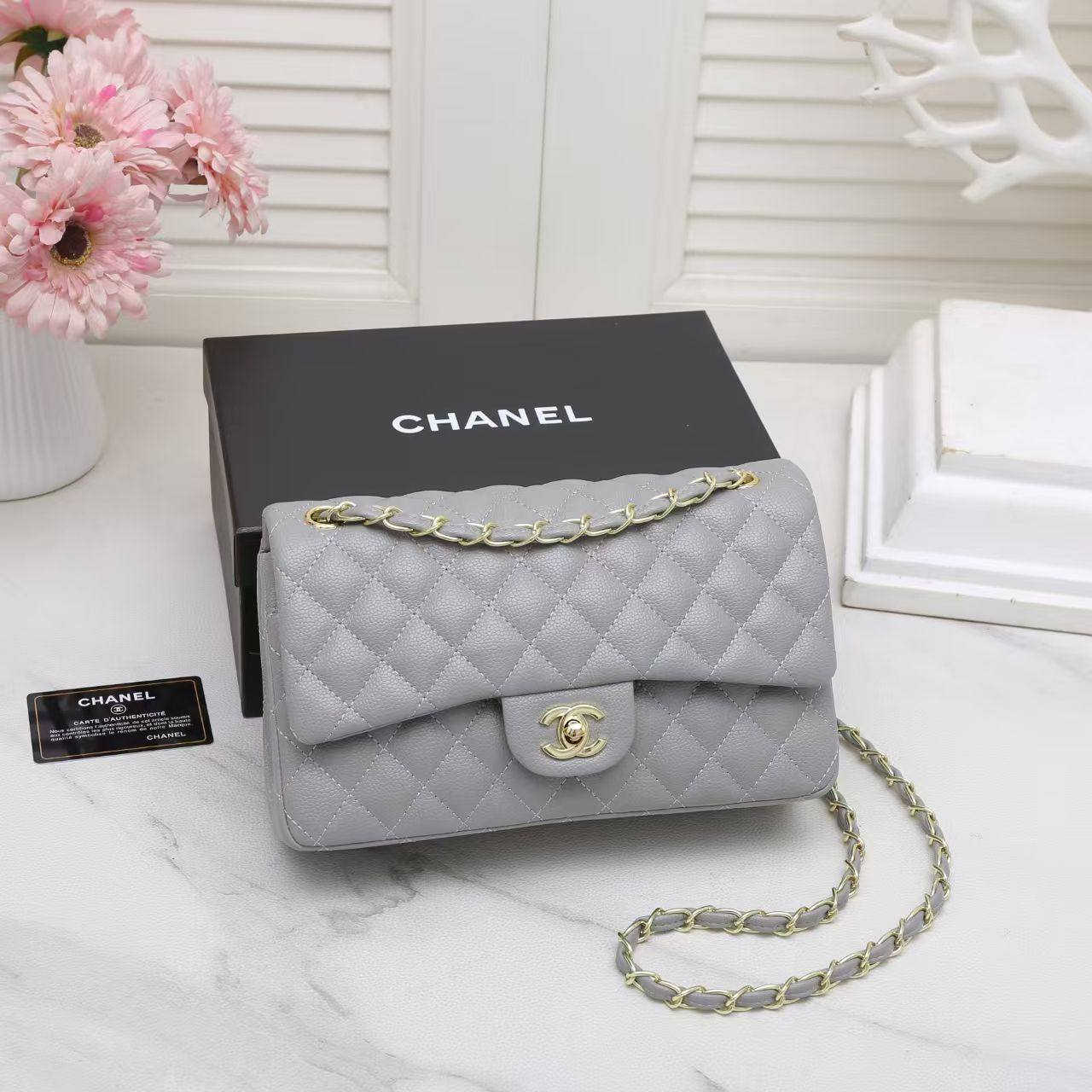 Chanel
with box
110 dhs💓

Zain143
♥️♥️♥️