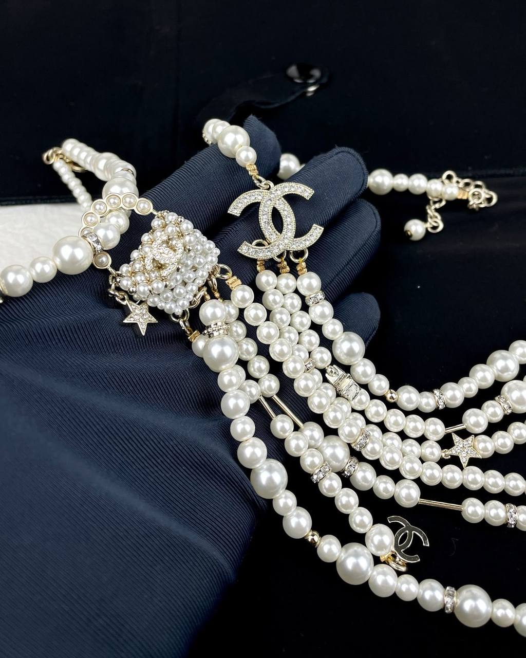 CHANEL ❤️‍🔥*
Necklace 
Master quality 💯
With normal boxes 🗃️ 
220 dhs✅
With master box 🗃️ 
240 dhs✅

Zain216
♥️♥️♥️