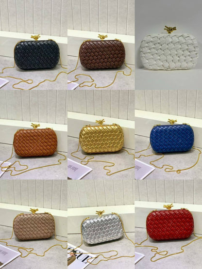 Bottega

100 dhs🇦🇪🇦🇪🇦🇪

High-quality 
with box

Zain35
♥️♥️♥️
