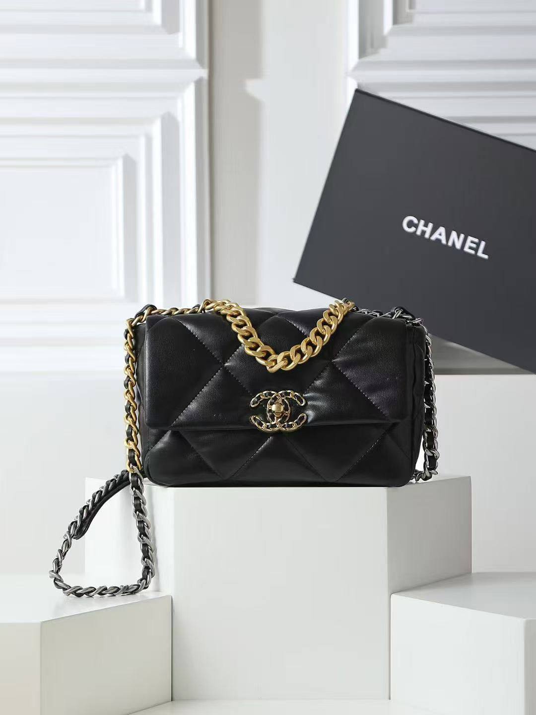 Chanel
Master+++
340 dhs❣️

Zain153
♥️♥️♥️