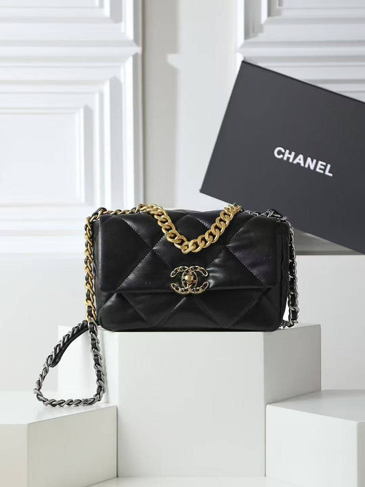 Chanel
Master+++
340 dhs❣️

Zain153
♥️♥️♥️