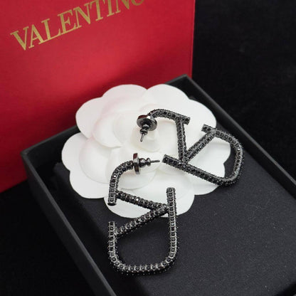 Valentino
Earring 
80 dhs🪙

Zain89
♥️♥️♥️