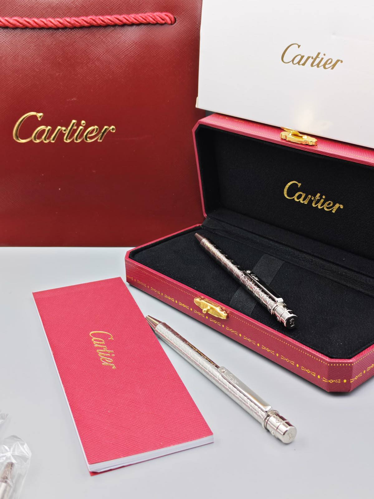 Cartier pens

80 dhs🇦🇪🇦🇪
Master copy

Zain182
♥️♥️♥️