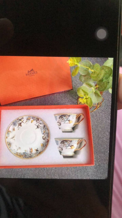 Branded mugs set

130 dhs 
set 4 pc 

with box🎁🎁🎁

Zain205
♥️♥️♥️