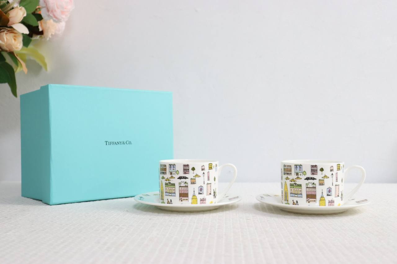 Branded mugs set

130 dhs 
set 4 pc 

with box🎁🎁🎁

Zain205
♥️♥️♥️