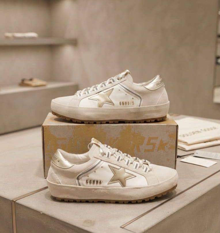 NEW CAME 🛬
GOLDEN GOOSE 🥰
LADY SHOES 
GOOD QUALITY
140 dhs💛
Size:*36-41*  


Zain40
♥️♥️♥️