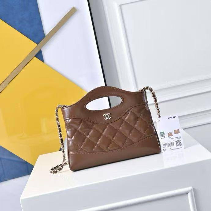 Chanel
Master+++
360 dhs💚

Zain153
♥️♥️♥️