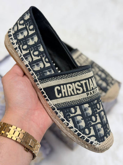 DIOR
💎 _*VIP QUALITY +A*_ 💎
Size 37 To 41
450 dhs✅

Zain292
♥️♥️♥️