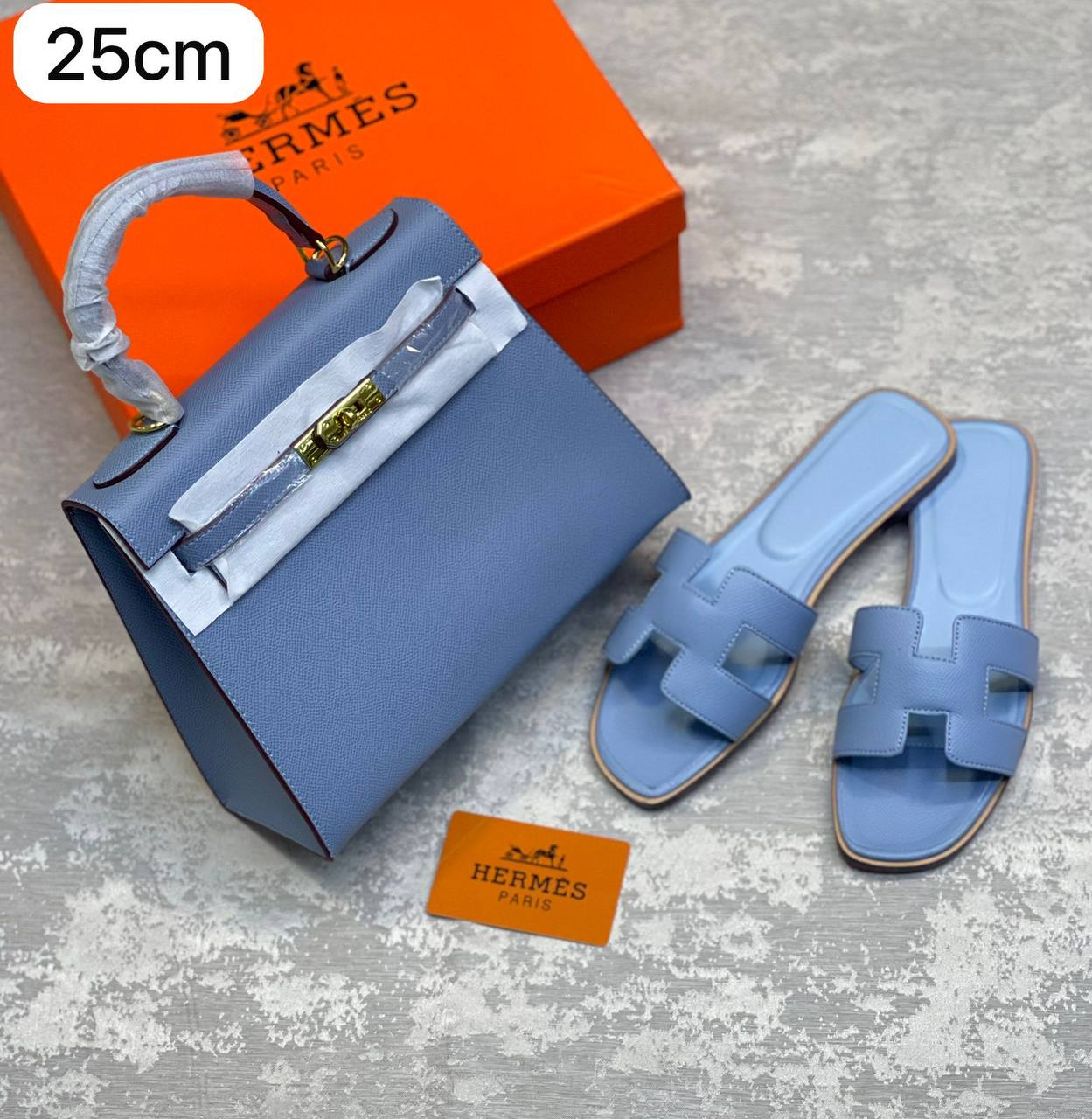 LV 
Best quality 

with box’s 
🎁🎁🎁

120 dhs✅
size 20 cm

Zain290
♥️♥️♥️