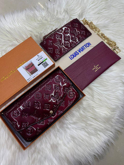 LV 3 in 1
Size : 19  * 13 cm
70 dhs🪙💕
with box 🎁

Zain115
♥️♥️♥️