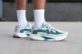 New Balance Ellipse v1 distinctive green and white 
NEW ARRIVALS 🤩
36-45 AVAILABLE 😇
220 dhs🇦🇪🇦🇪

Zain242
♥️♥️♥️