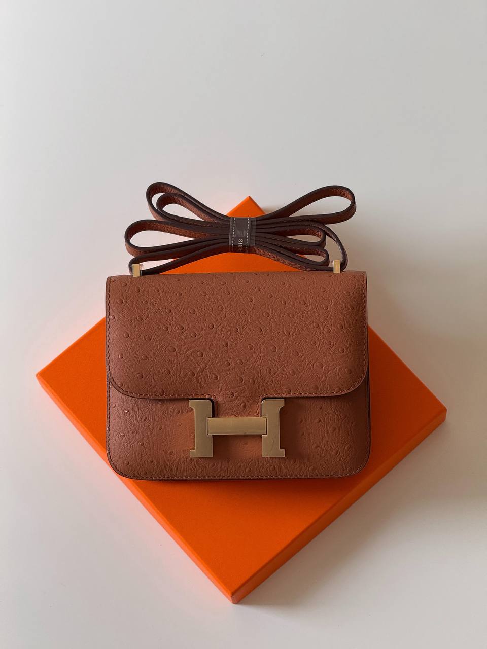 Hermes constance ostrich 18cm💕master quality😍

with box❤️ 
🎁🎁🎁

340 dhs🪙🌨️

Zain51
♥️♥️♥️