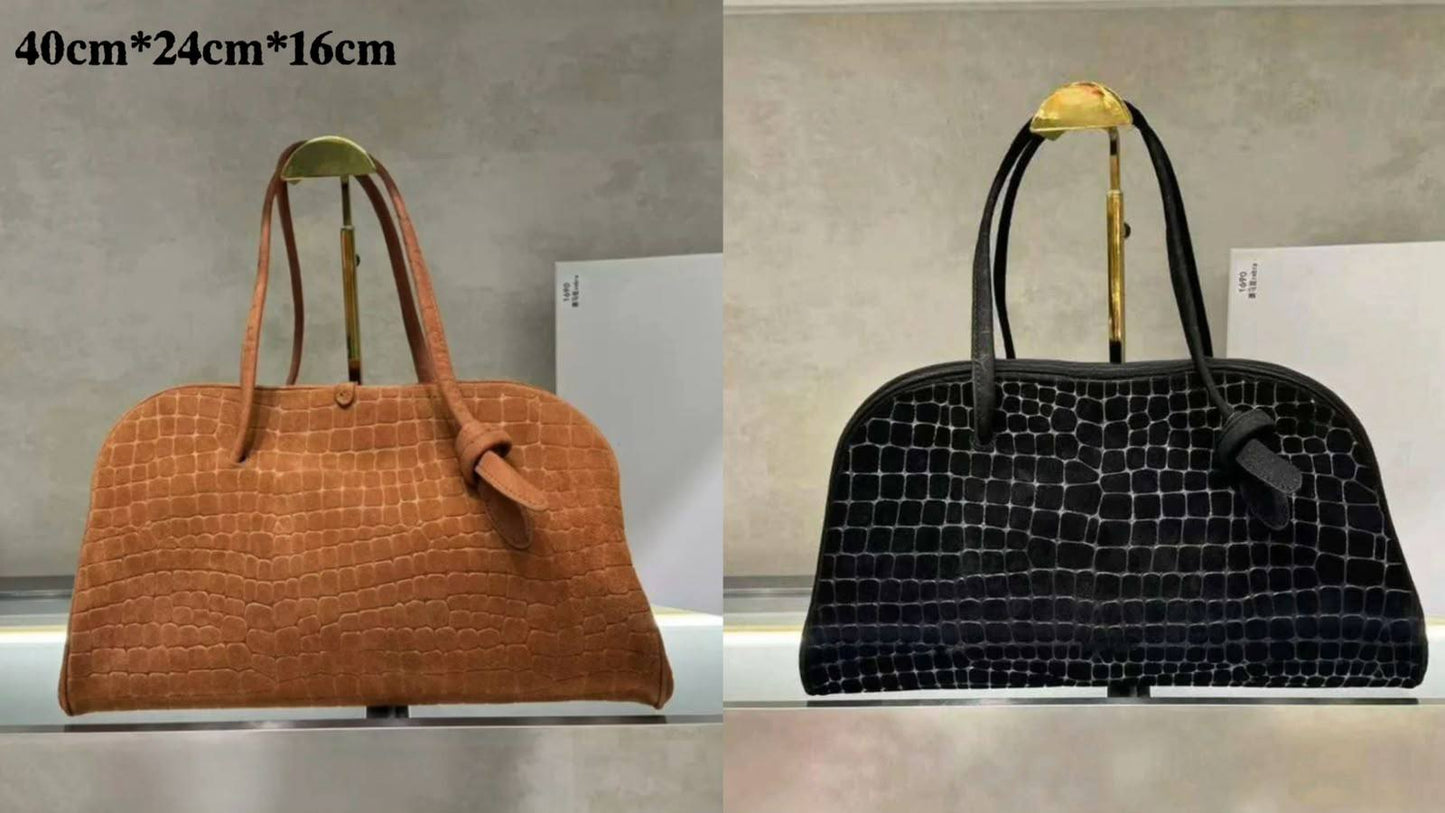 JACQUEMUS 
MASTER COPY
 WITHBOX 
270 dhs✅
leather

Zain295
♥️♥️♥️