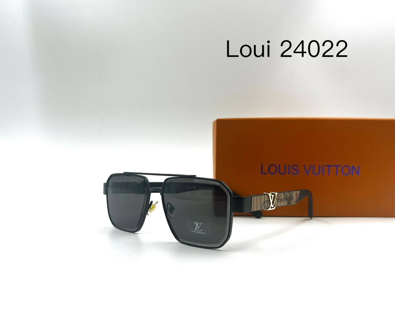 LV
Sunglasses 🕶️ 
good quality 💯
With master box 🗃️ 
50 dhs✅

Zain273
♥️♥️♥️
