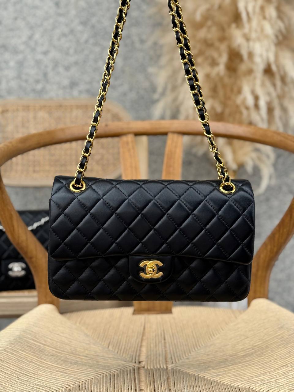 CHANEL
25cm
370 dhs✅
Top quality 
With box🎁

Zain167
♥️♥️♥️