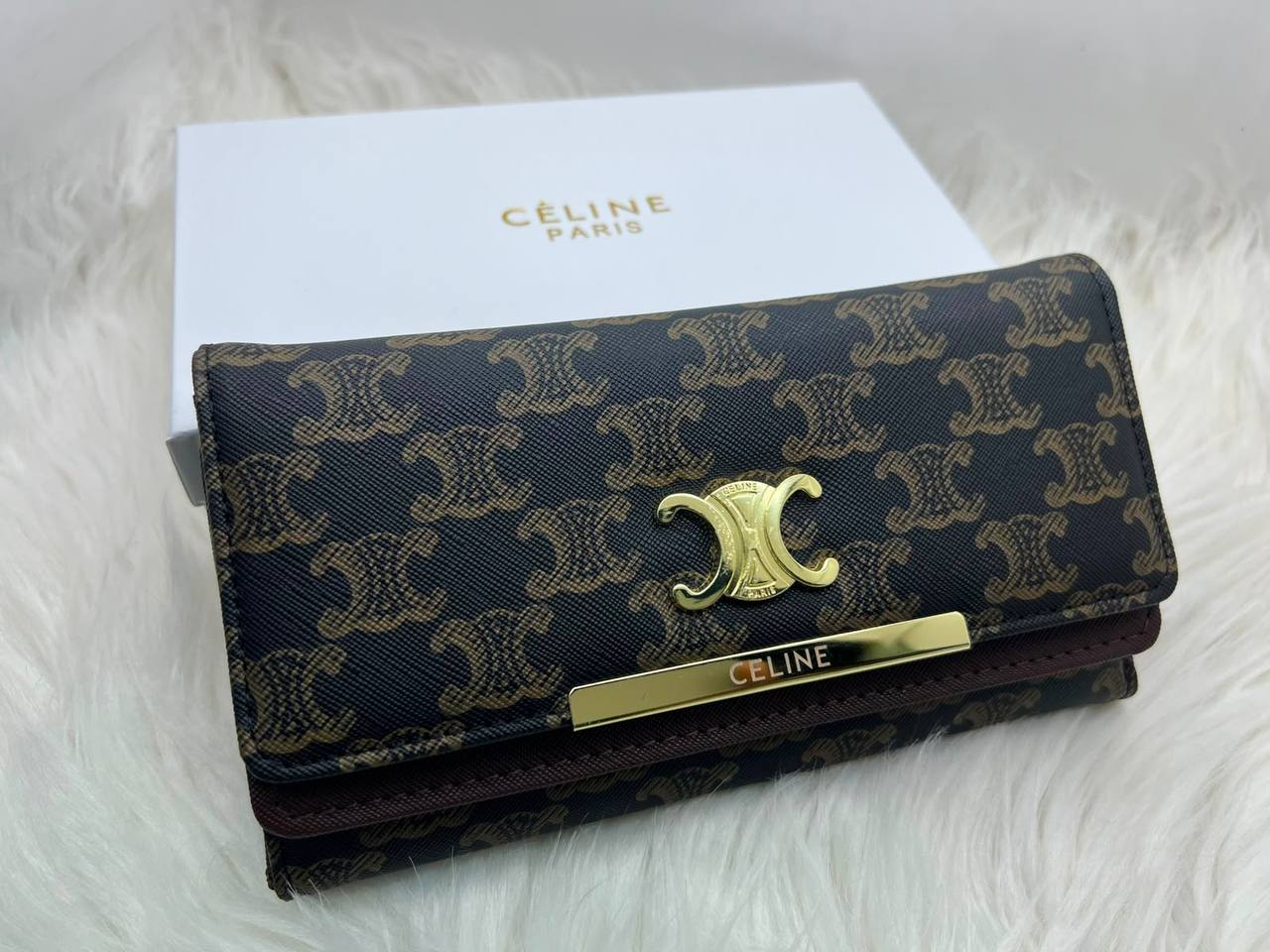 Wallets
45 dhs🇦🇪🇦🇪

Zain182
♥️♥️♥️