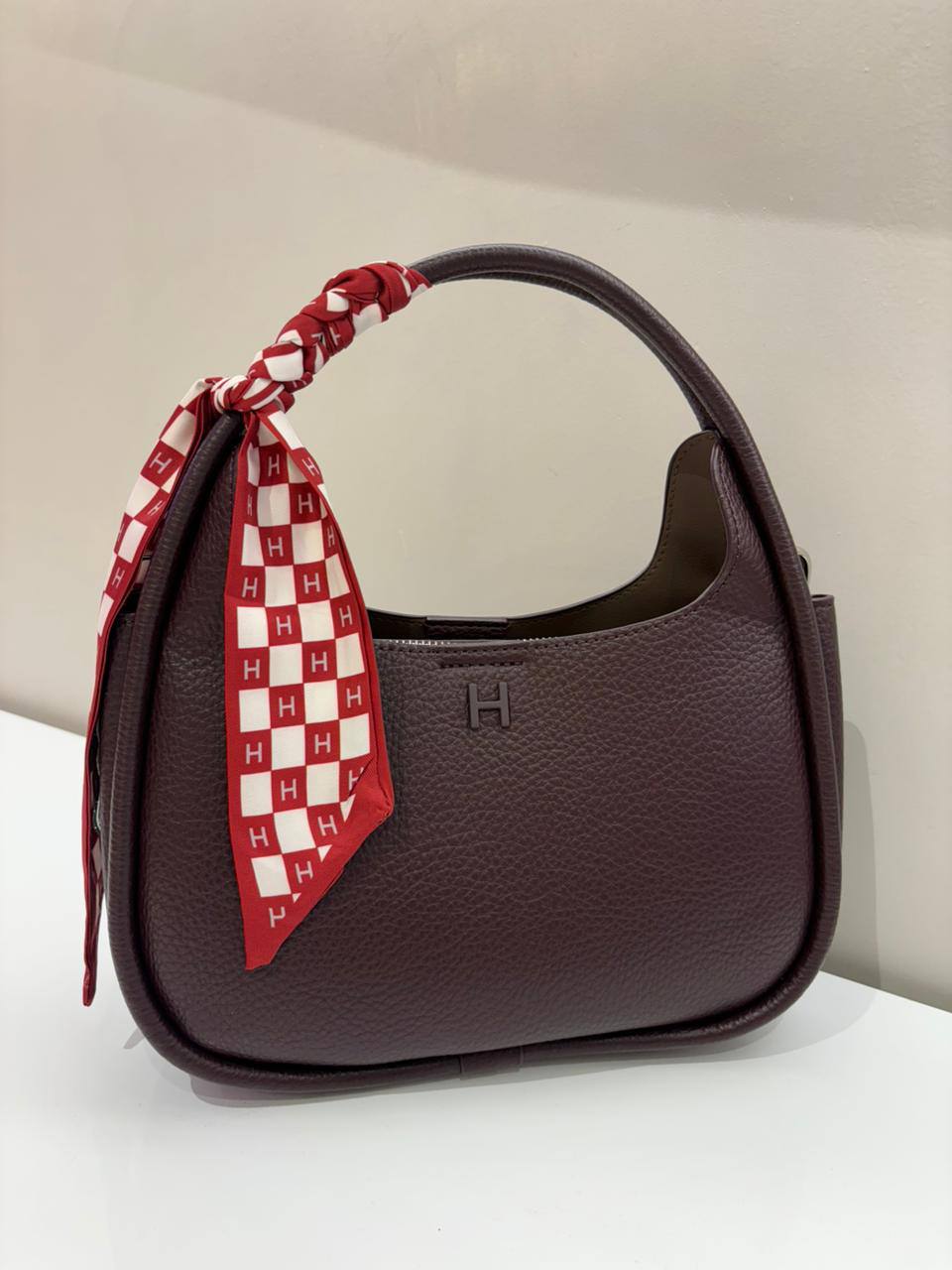 Hermes
115 dhs✅
23cm

Zain161
♥️♥️♥️