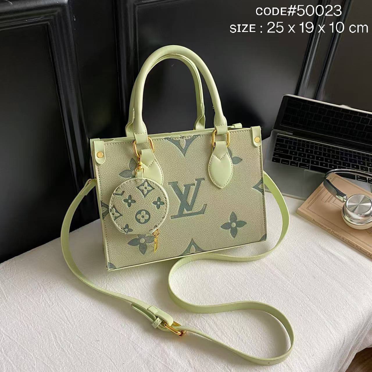 LV
ᴍɪɴɪ ᴏɴ ᴛʜᴇ ɢᴏ 
ᴢɪᴘᴘᴇʀ ᴛʏᴘᴇ ᴡ/ ᴄᴏɪɴ ᴘᴜʀsᴇ
ᴡɪᴛʜ ʟᴏɴɢ ʙᴇʟᴛ sᴛʀᴀᴘ
sɪᴢᴇ : 25 cm

70 dhs✅

Zain31
♥️♥️♥️