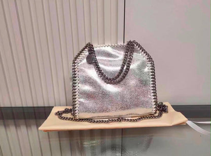 Stella mccarteny

Small 95 dhs🇦🇪🇦🇪

Medium  100 dhs🇦🇪🇦🇪

Big  110 dhs🇦🇪🇦🇪


with box

Zain35
♥️♥️♥️