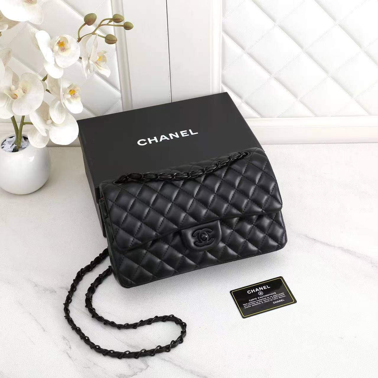 Chanel

withbox 
🎁🎁🎁

110 dhs🪙🌨️

Zain143
♥️♥️♥️