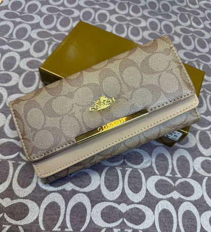 Wallets

With box
🎁🎁🎁

30 dhs🪙💚

Zain93
 ♥️♥️♥️