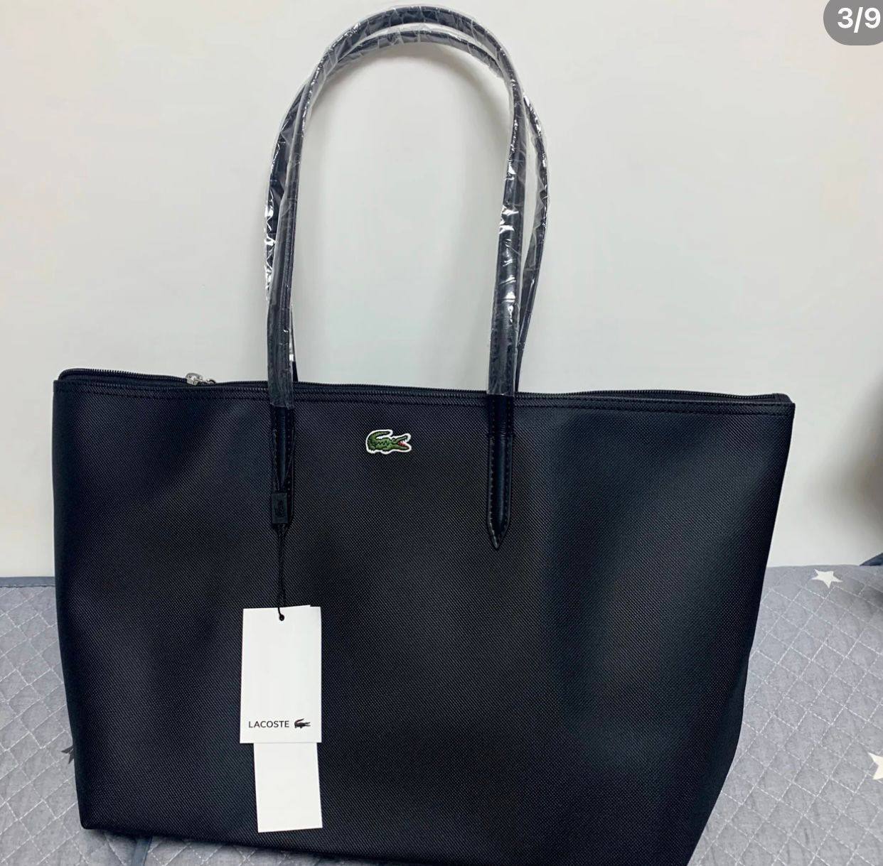 Lacoste
size 45 cm 
55 dhs❣️

Zain12
♥️♥️♥️
