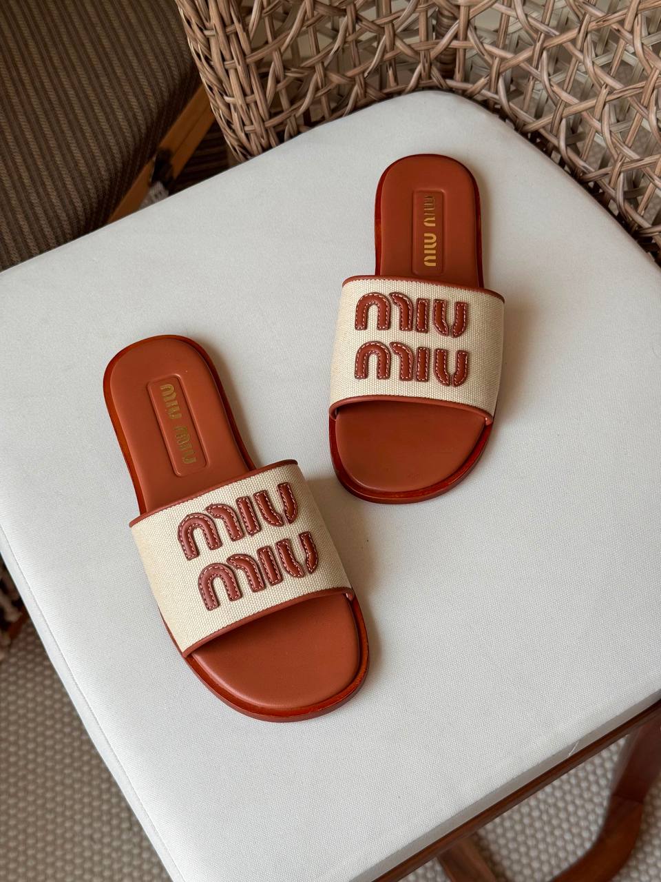 Miu Miu
✨ Collection
👠 36–41
💎 Premium Quality
🔥 Super Master
450 dhs🇦🇪🇦🇪

Zain198
♥️♥️♥️