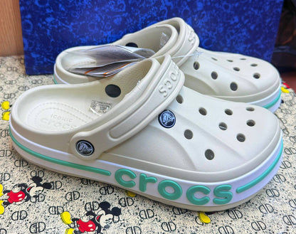 crocs unisex
Size 36to45🔥*
*🔥pink.purple.lightblue🔥*
*🔥36 to 40🔥*
45 dhs❣️

Zain236
♥️♥️♥️