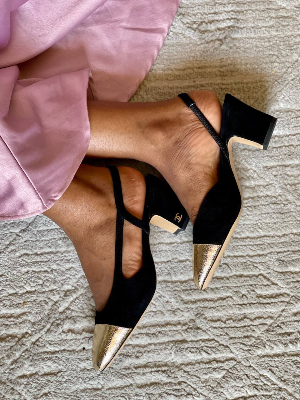 Chanel 

Vip quality 

Size:36 to 42

430 dhs🇦🇪🇦🇪

Zain113
♥️♥️♥️