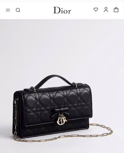 Dior
100 dhs🇦🇪🇦🇪

GOOD-quality 
with box

Zain35
♥️♥️♥️
