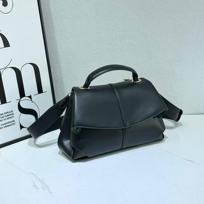 Polene 
size 30cm 
120 dhs💓

Zain161
♥️♥️♥️