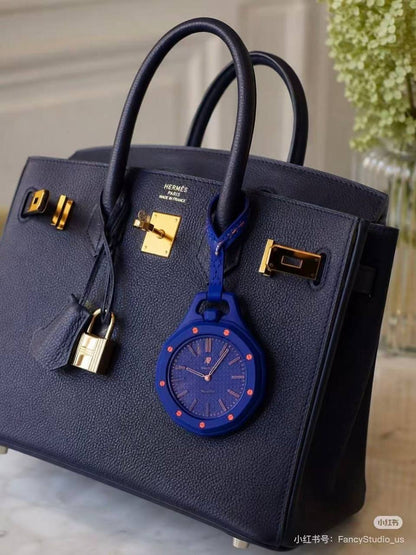 AP swatch Royal pop
With box 🎁🎁🎁

50 dhs✅

Zain190
♥️♥️♥️