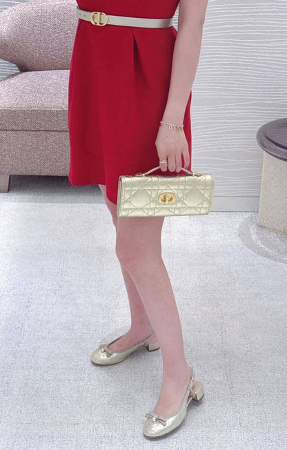 Dior

90 dhs🌺
high quality 

With box
🎁🎁🎁

Zain26
❤️❤️❤️