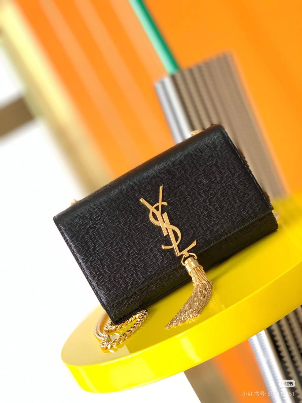 YSL
Master
20cm 
260 dhs❤️

Zain10
♥️♥️♥️