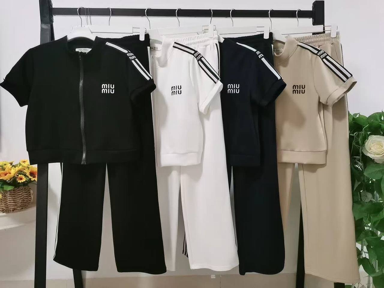 New
M-2xl size  
105 dhs💓

Zain140
♥️♥️♥️