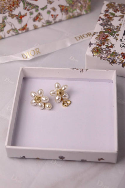 DIOR
* ⁠↗️ *Super Master Quality ®️*⬆️
* Dioriviera Brush & Bloom Full Set
Necklace, Earrings & Bracelet

Full Set
*260* with *Normal* Box & Bag
*310* with 1 *Original* 🎁 Box

Zain209
♥️♥️♥️
