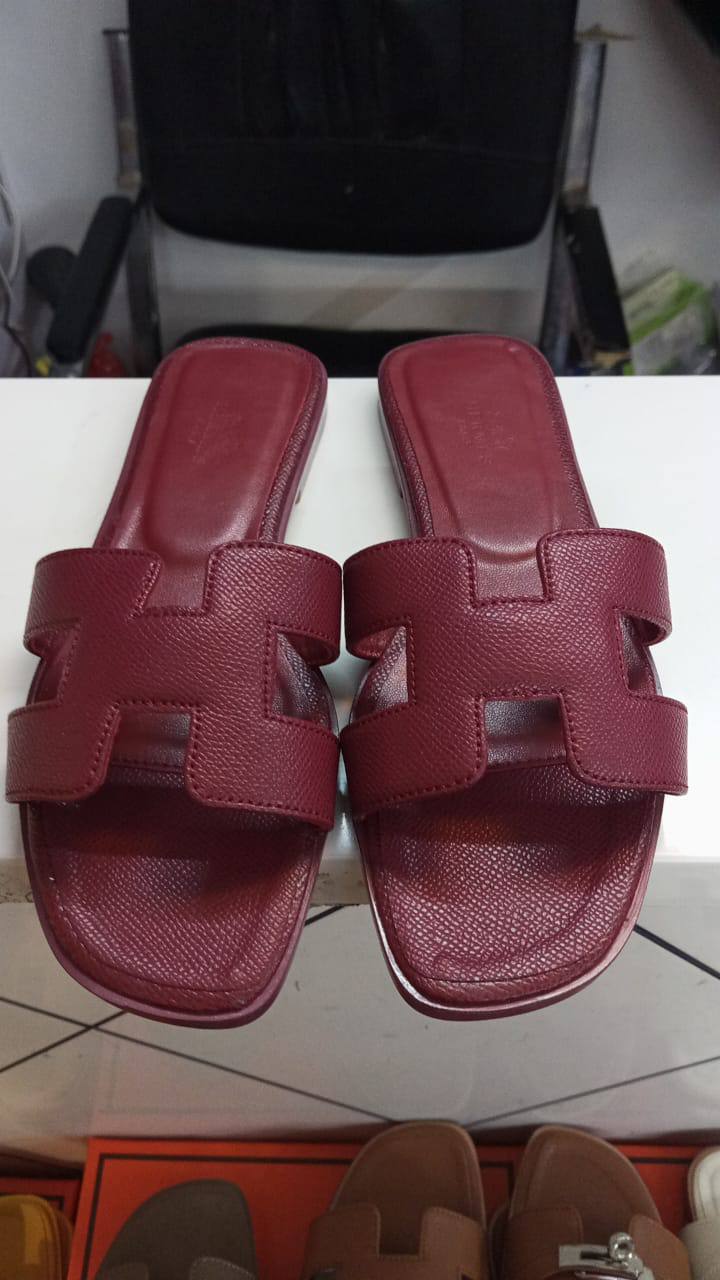 Hermes 
75 dhs🌺
good quality 
size 36 to 42 

Zain278
♥️♥️♥️