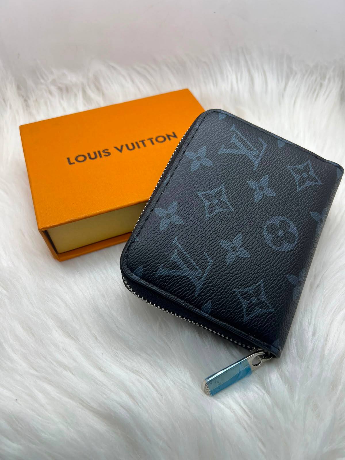 Wallets
45 dhs✅

Zain182
♥️♥️♥️