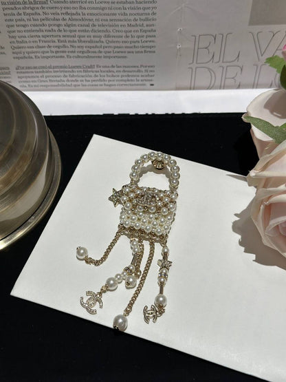 Super Master Brooch 
110 dhs🪙 
With Box And Paper Bag
🎁🎁🎁

Zain89
♥️♥️♥️