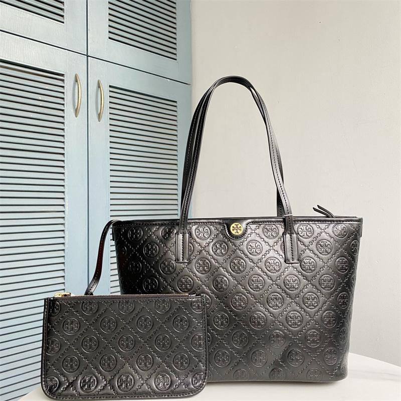 Tory Burch
100 dhs✅

Zain72
♥️♥️♥️