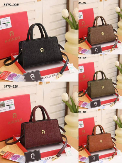 Aigner
115 dhs❤️
SIZE：22cm

High-quality product with a box
🎁🎁🎁

Zain35
♥️♥️♥️