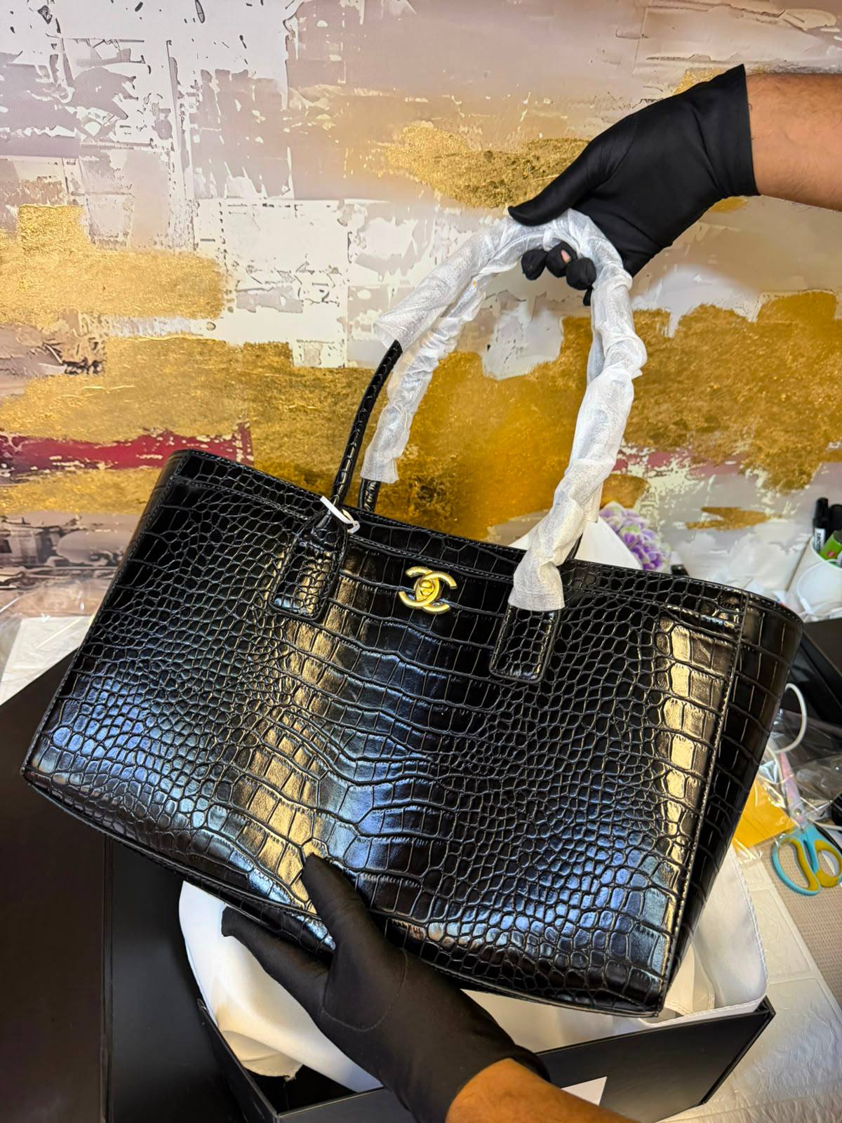 Chanel
Master
330 dhs🇦🇪🇦🇪
with box

Zain175
♥️♥️♥️