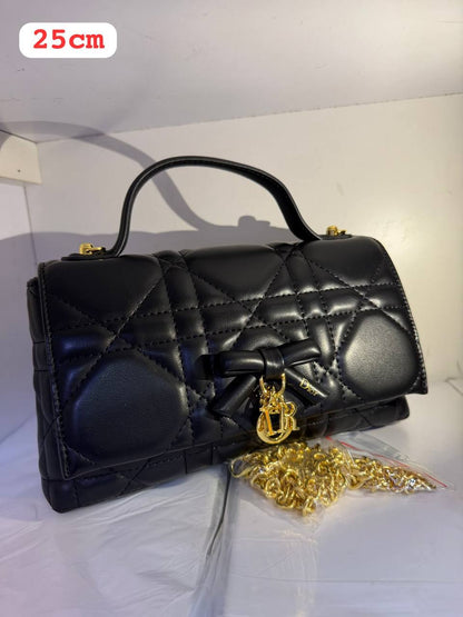 Dior
 25cm 
with box
 120 dhs💛

Zain168
♥️♥️♥️