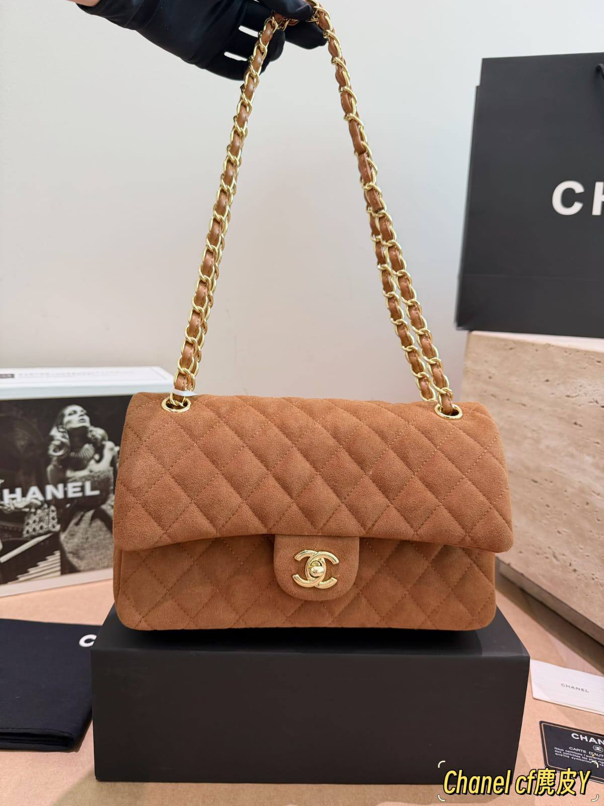 Chanel

25cm

340 dhs🇦🇪🇦🇪

Zain10
♥️♥️♥️