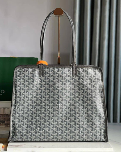 GOYARD 
COPY ONE NEW CAME 
220 dhs❤️

Zain39
♥️♥️♥️
