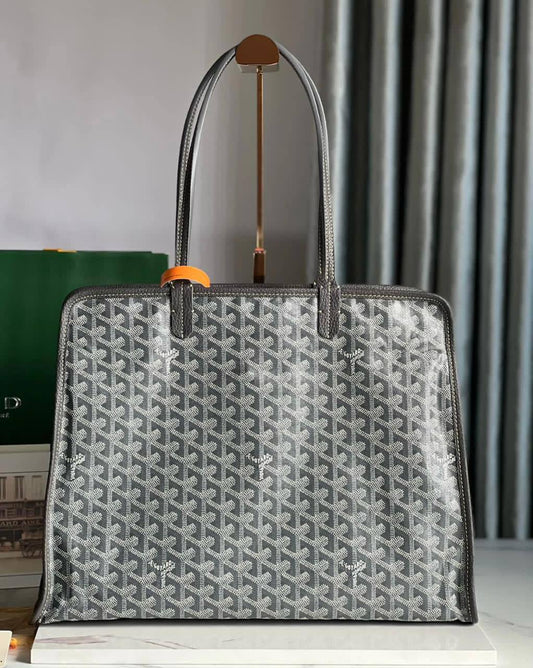 GOYARD 
COPY ONE NEW CAME 
220 dhs❤️

Zain39
♥️♥️♥️