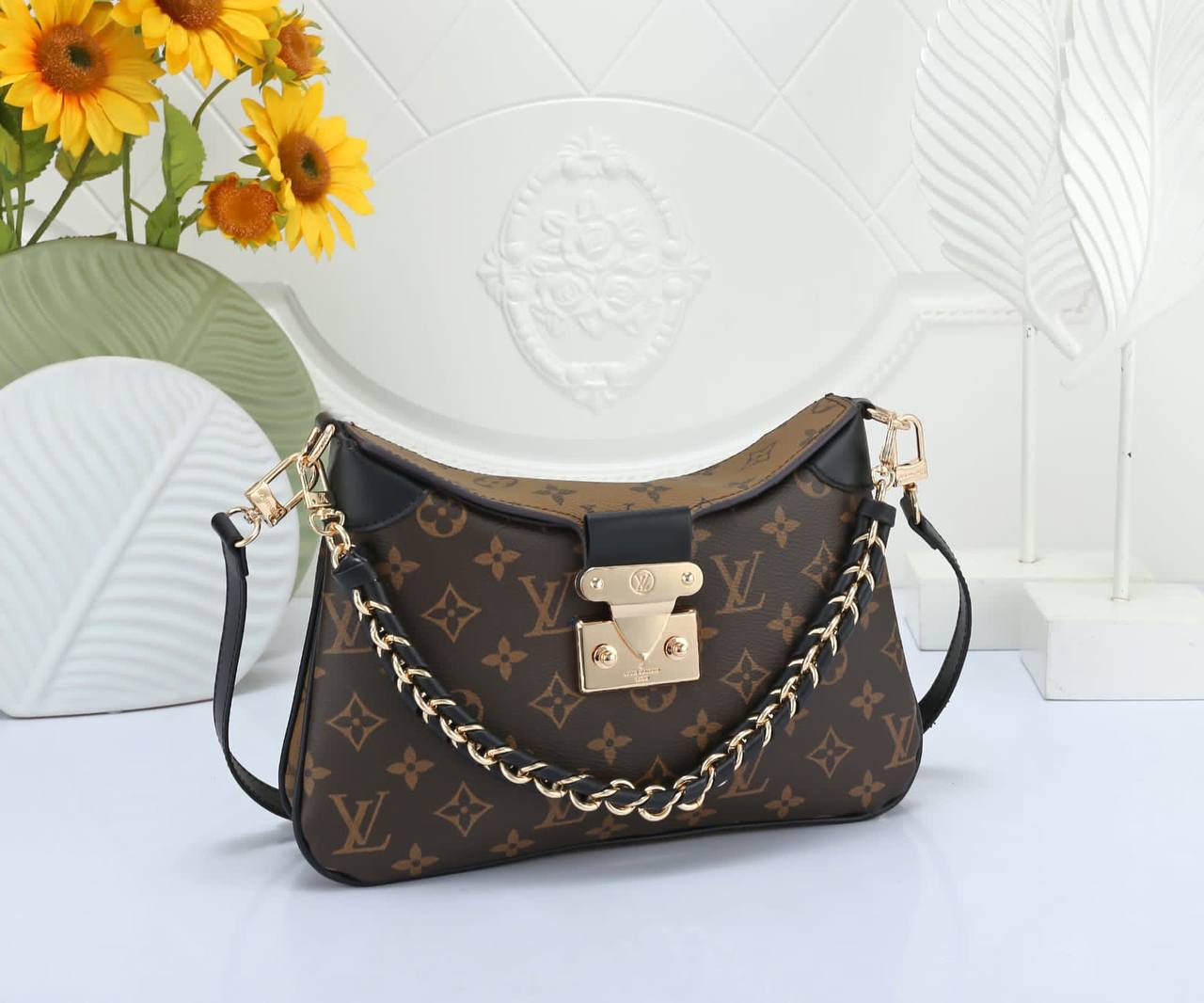 LV
ᴛᴡɪɴɴʏ MM ᴍᴏɴᴏɢʀᴀᴍ
ɢᴏʟᴅ ʜᴀʀᴅᴡᴀʀᴇ
sʜᴏᴜʟᴅᴇʀ sʟɪɴɢ ʙᴀɢ
sɪᴢᴇ : 27 cm
ᴡɪᴛʜ BOX
🎁🎁🎁

120 dhs✅

Zain31
♥️♥️♥️