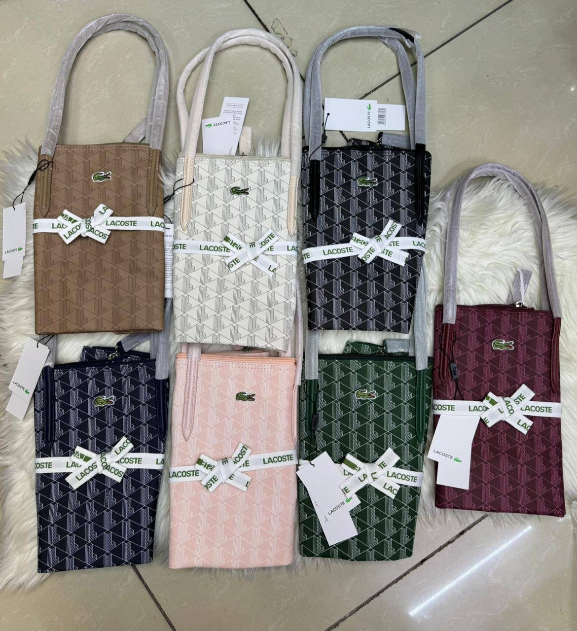 💖  LACOSTE 🐊 new Tote
1⃣️ First Quality 
Size: 45 * 27 cm
55 dhs✅

Zain115
♥️♥️♥️