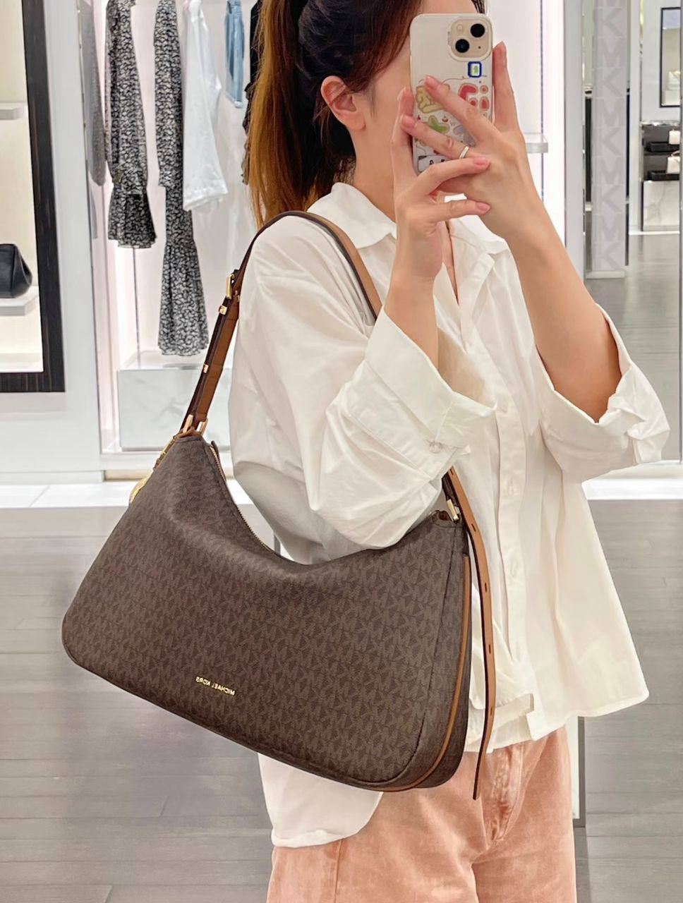 MK
100 dhs❣️
SIZE：36cm
high quality

Zain35
♥️♥️♥️
