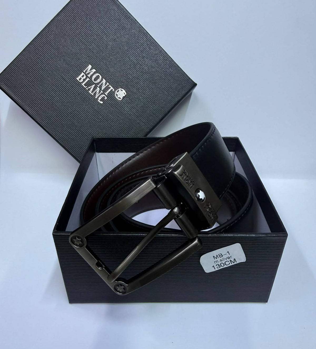 Men belts

With box 
50 dhs🇦🇪🇦🇪🇦🇪

Zain93
♥️♥️♥️